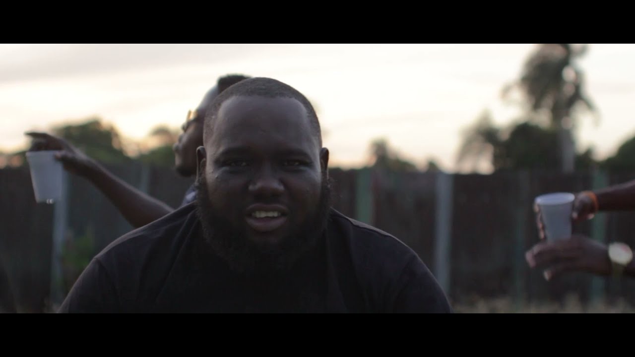 Donovan Moor-Omhoog(prod. Seja)