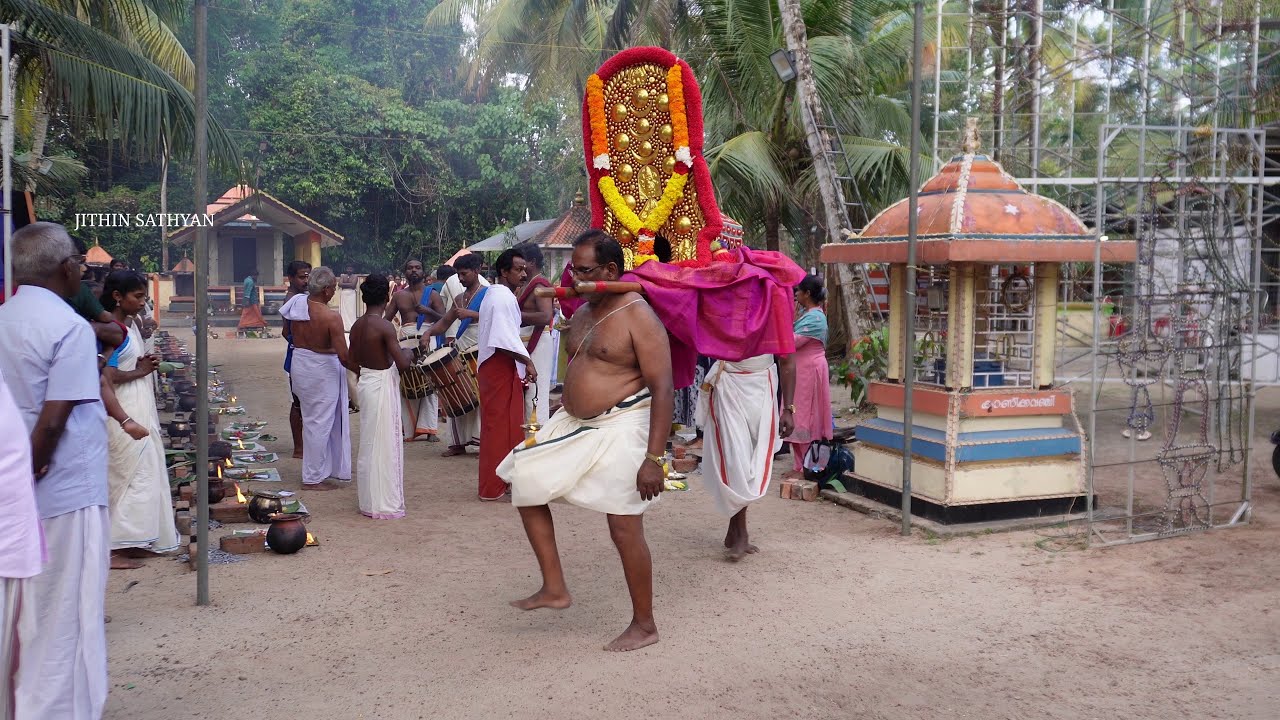 പ്ലാമൂട്ടിൽ അമ്മ പൊങ്കാല സ്വീകരിക്കാൻ എത്തിയപ്പോൾ | Goddess bhadrakali
