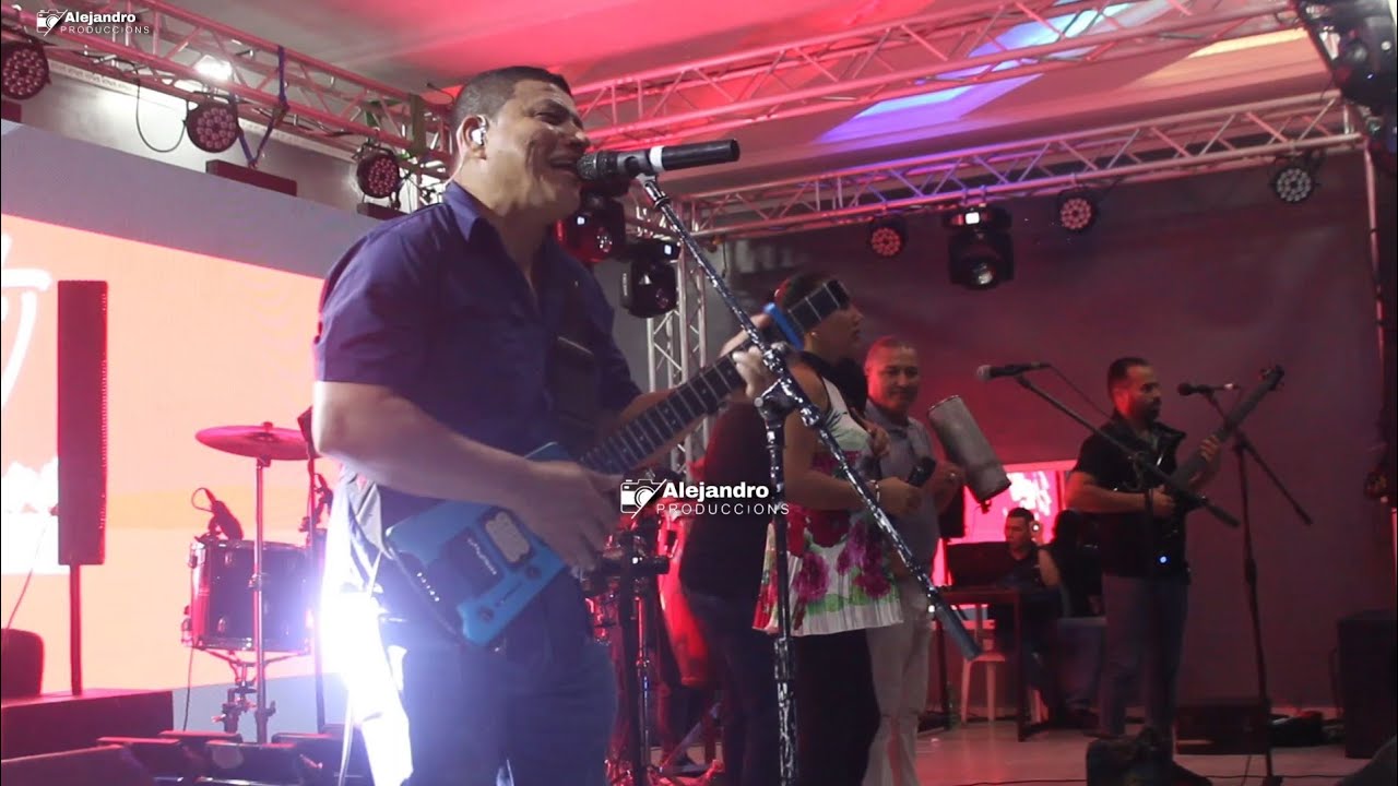 TE EXTRAÑA MI CORAZÓN EN VIVO VLADIMIR ATENCIO Y EL MANANTIAL DE AMOR 