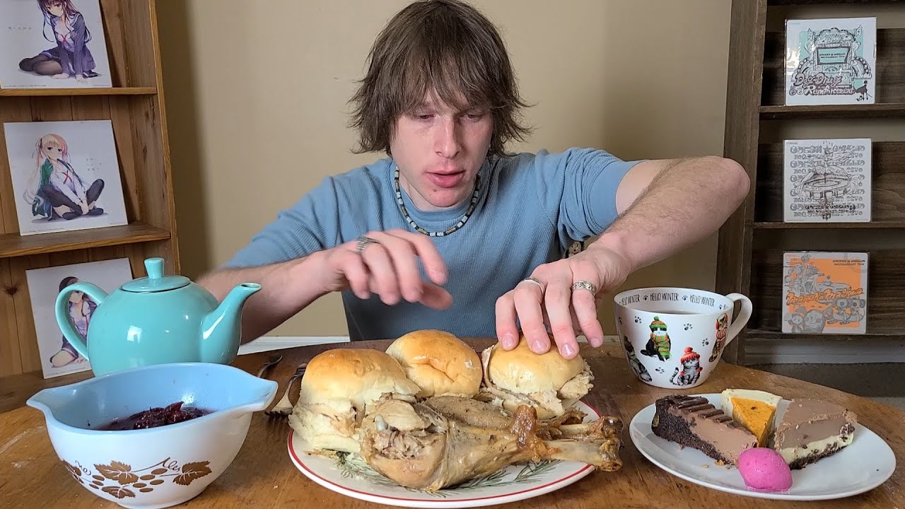 Доедаем остатки рождественских блюд 🎄 Mukbang