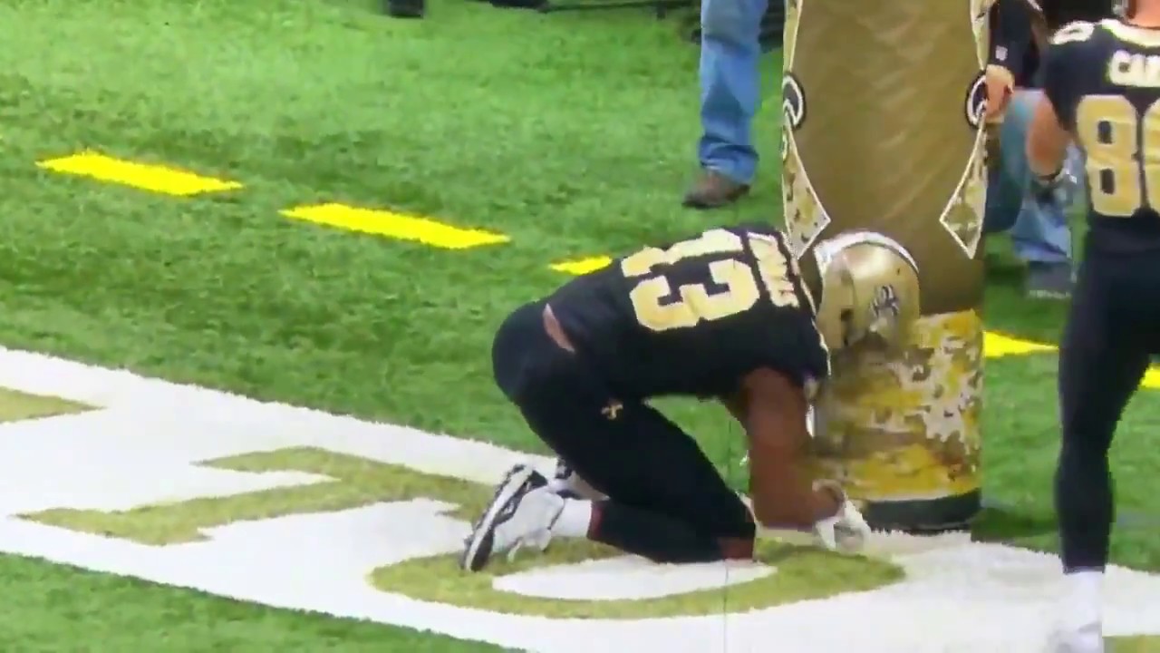 Michael Thomas Cell Phone Celebration