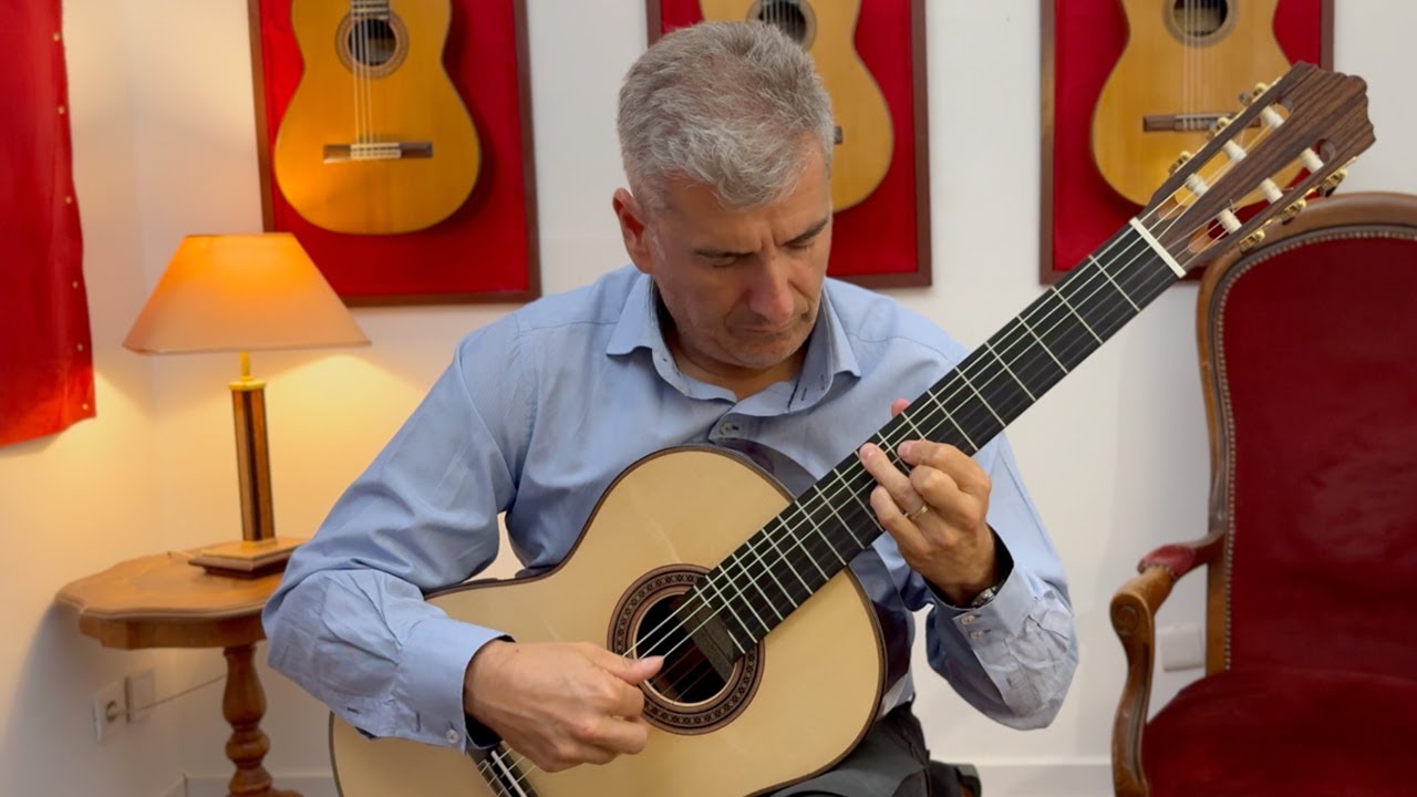 Alexandre Bernoud plays Dilermando Reis' 