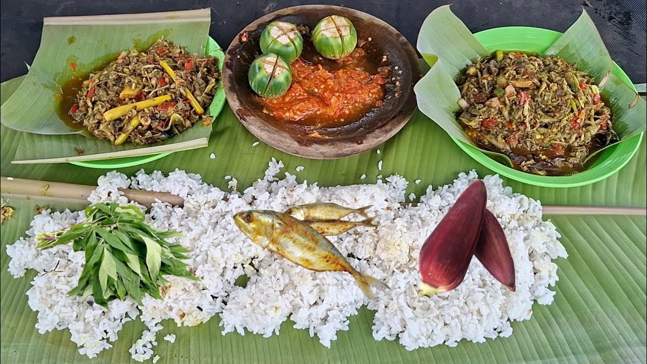 NGUNAH PISAAN OLAHAN SEDERHANA JANTUNG PISANG IKAN CERE SAMBAL DAN LALAPAN