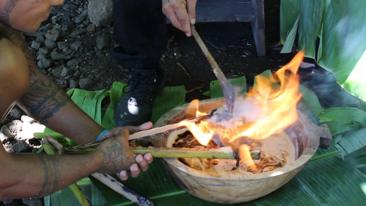 Samoan Cooking: Uncle Tupuola and Misimoa Demonstrates How to Make the Sosi for the Fa'ausi Part 1