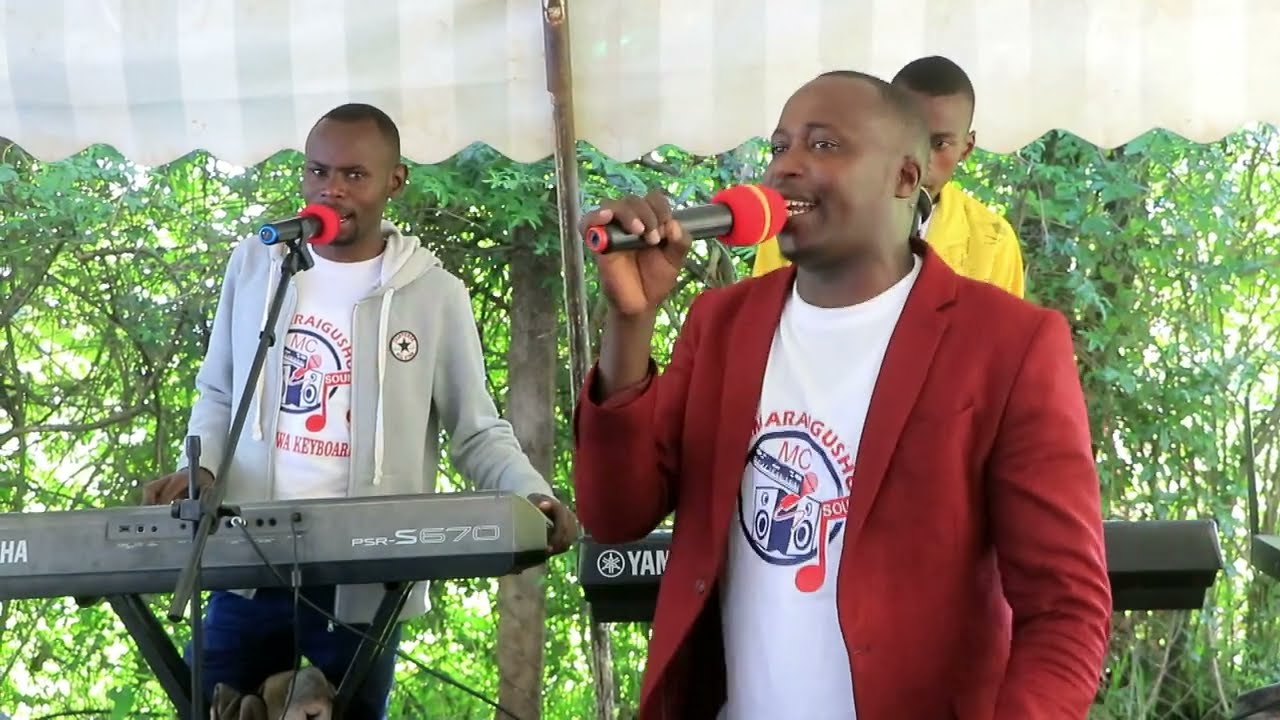 KIARIE WA MARAIGUSHU AND THE BAND