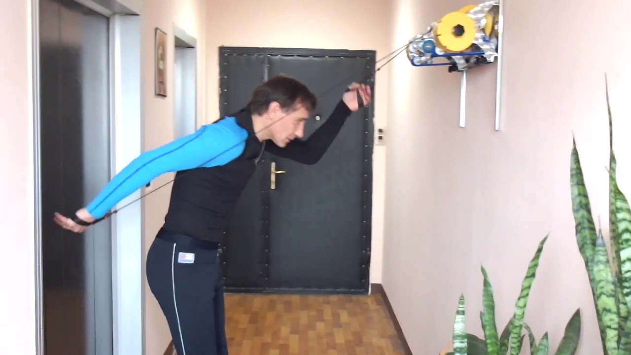 Лыжный тренажер Ercolina в квартире и на лестничной клетке www.ercolinasport.com