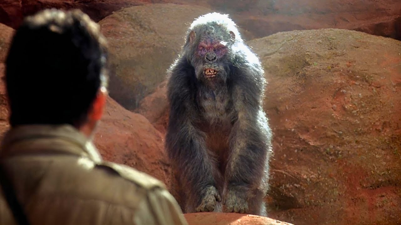 Гориллы-людоеды, обитающие на вулкане, защищают свой алмазный рудник от чужеземных захватчиков | ...
