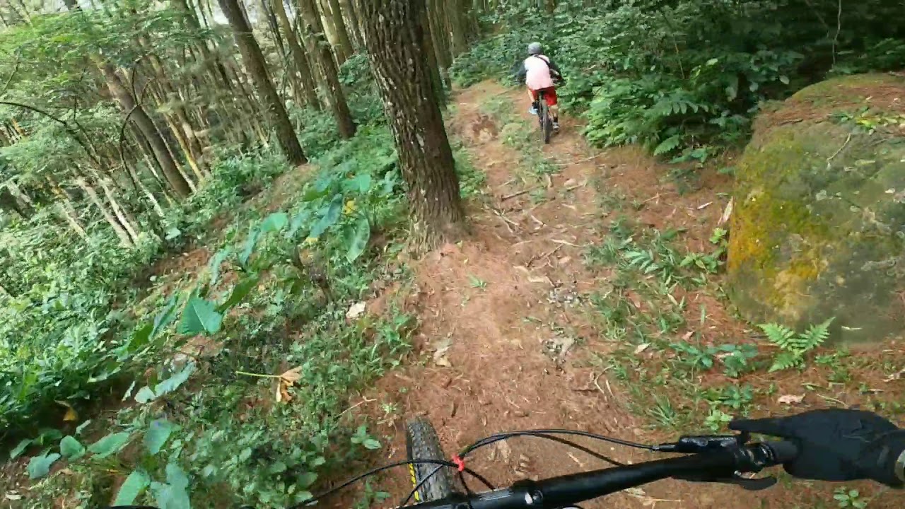 Nyobain trek MTB Gunung Pancar, Sentul Bogor