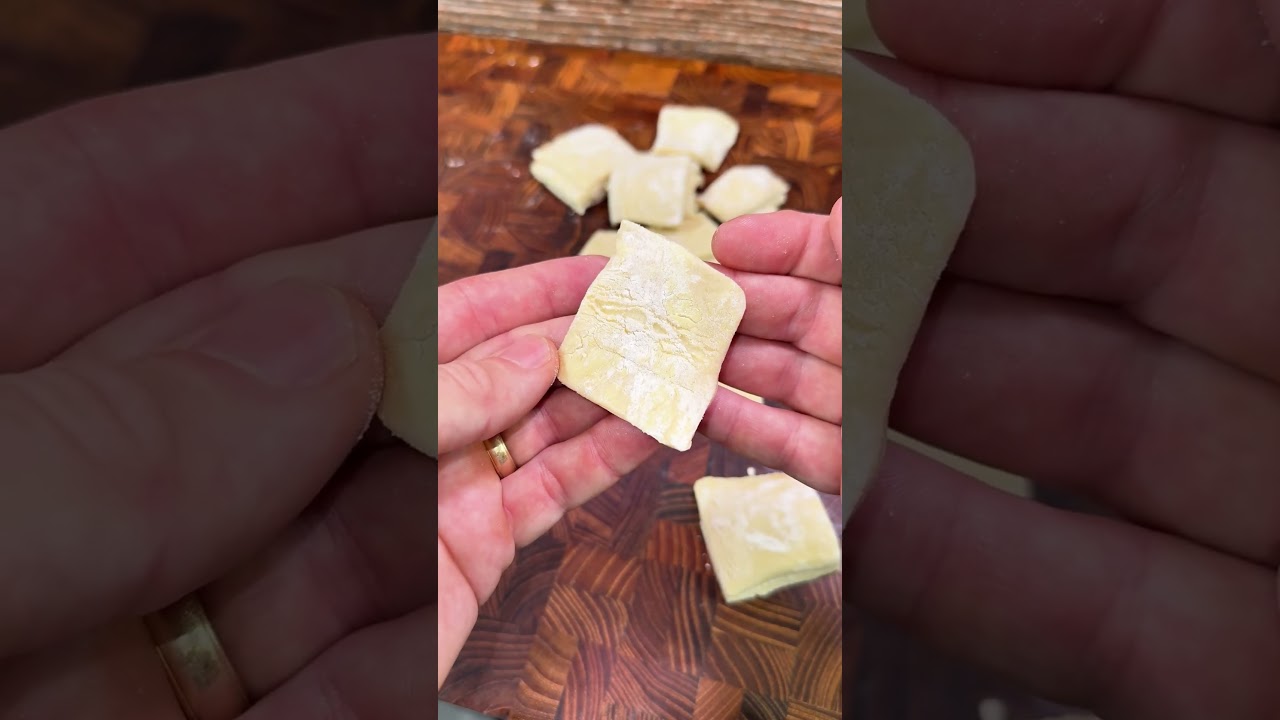 Cheesy Bread Balls are the ultimate party snack 🍞🧀