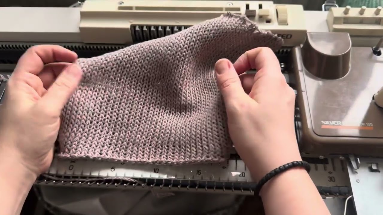 Вяжем на машине Silver Reed SK155, машина 3 класса, делюсь впечатлениями.