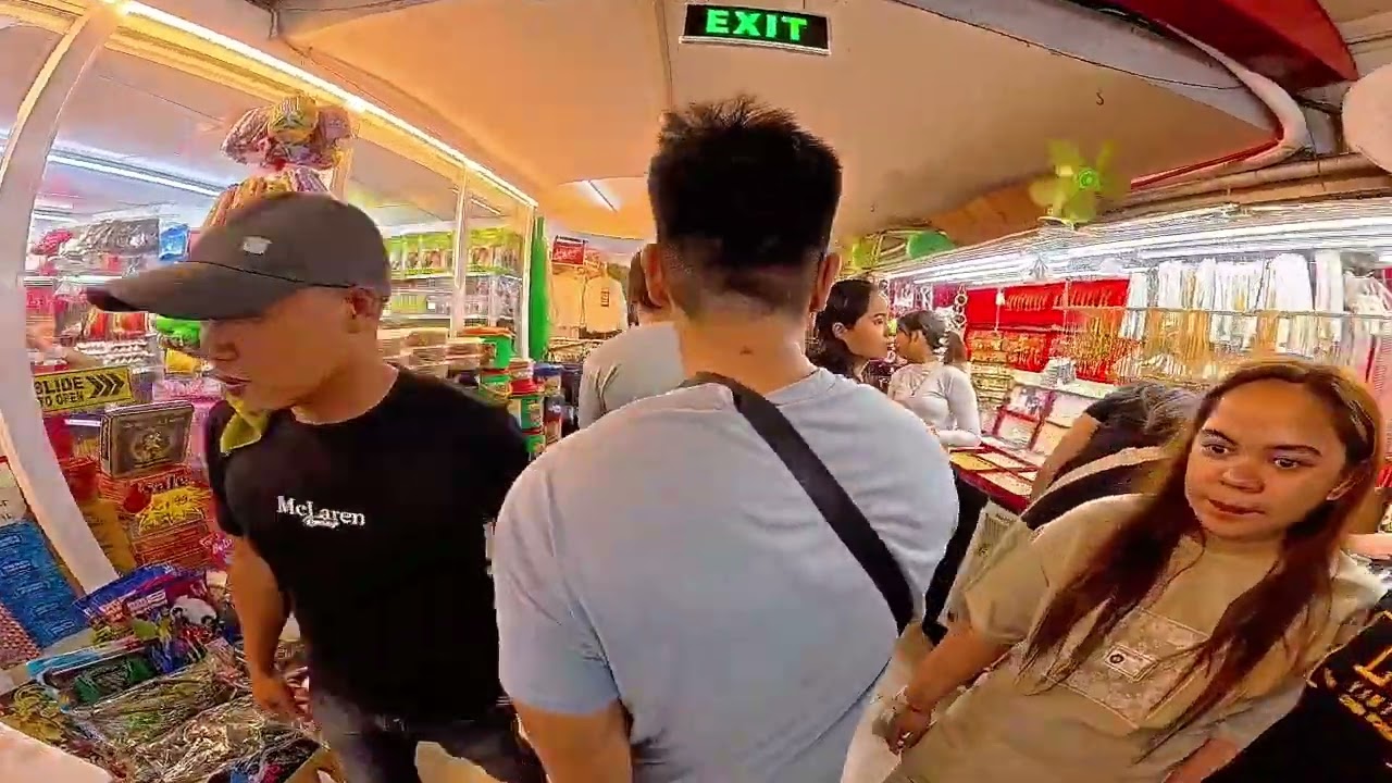 [Quiapo] Catholic  to Muslim area passing through Quiapo underground mall. 