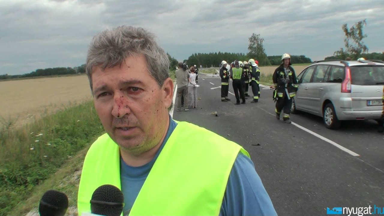 H&aacute;rom kamion &eacute;s egy szem&eacute;lyaut&oacute; &uuml;tk&ouml;z&ouml;tt R&eacute;pcelak k&ouml;zel&eacute;ben