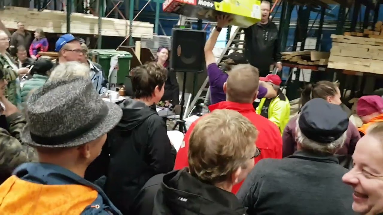 Huutokauppakeisari Aki ja Heli. K-rauta Masan 30-Vuotispäivillä Iisalmessa 23.09.-23.