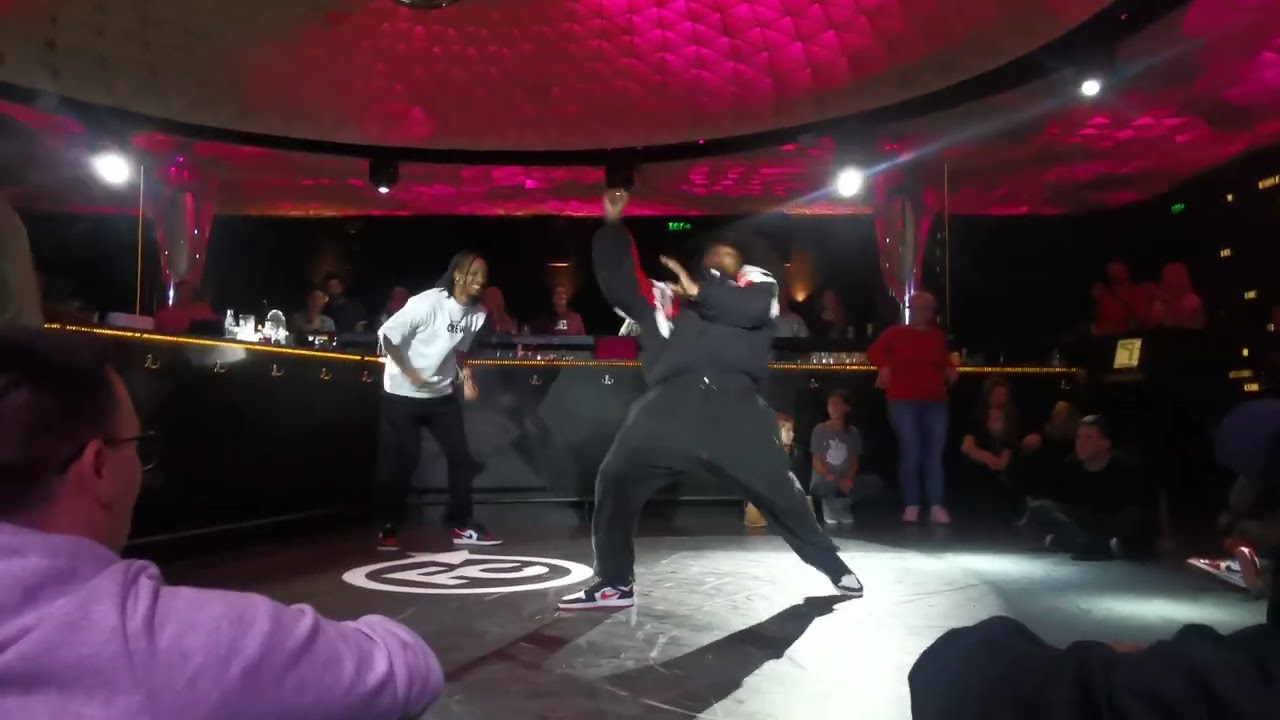 Les Twins PM Club Sofia 18.11.22 Open Cypher Larry dancing on the bar