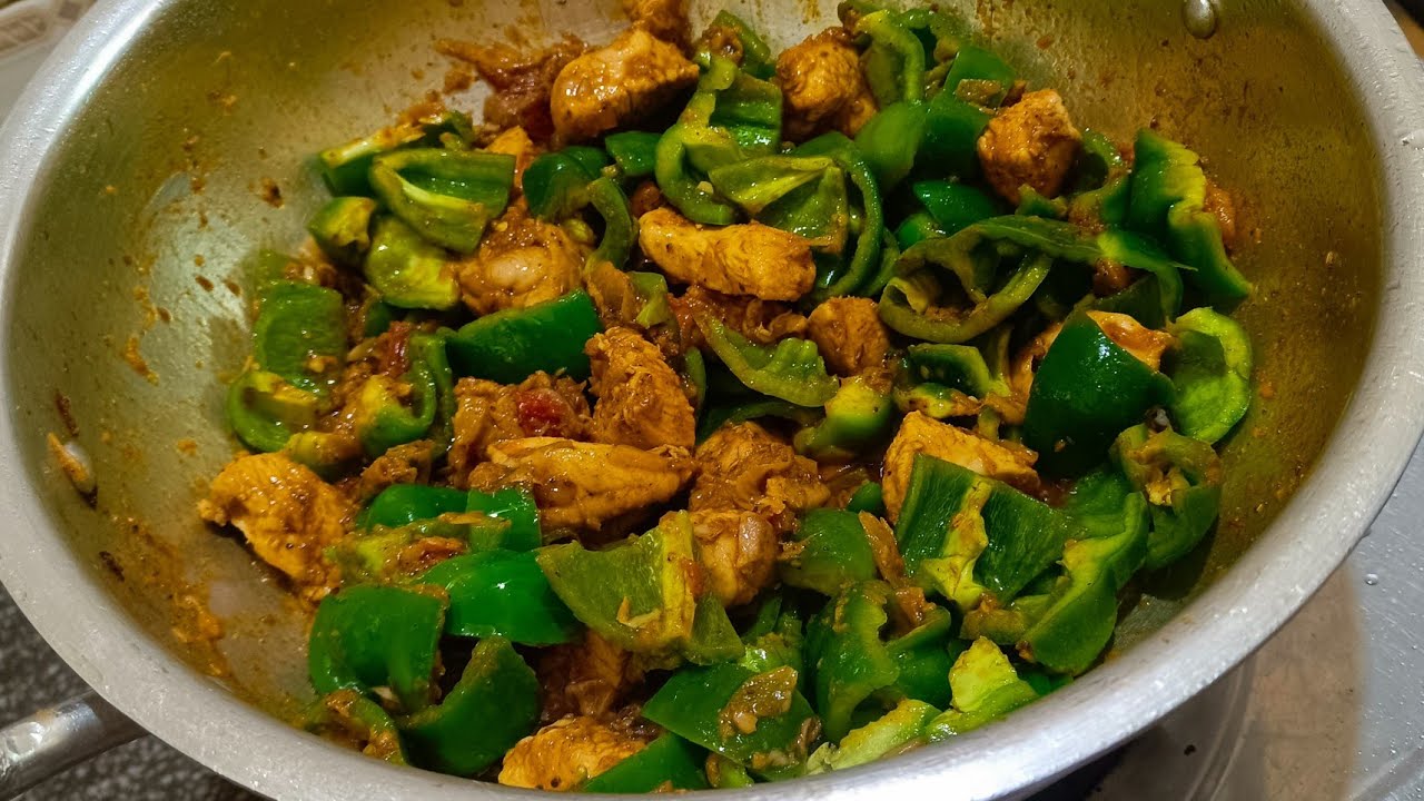 Shimla Chicken Recipe | Capsicum Chicken Masala | Easy Pakistani Chicken Curry with Bell Peppers