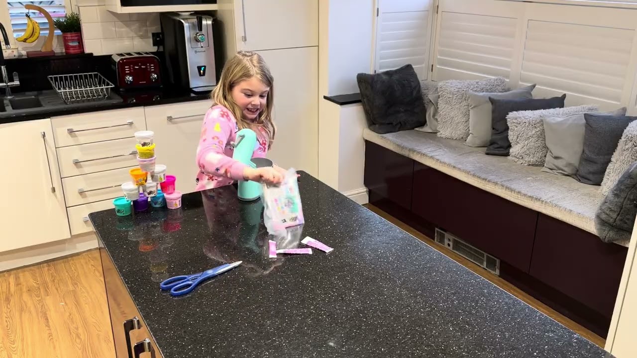 Opening and playing with So Slime Twist and Mix Slime Set - Part 1