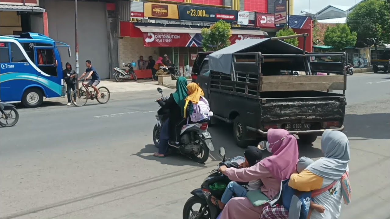 Suasana Kota Sumpiuh ,jalan Jalan Keliling Sumpiuh Banyumas Jawa tengah Indonesia