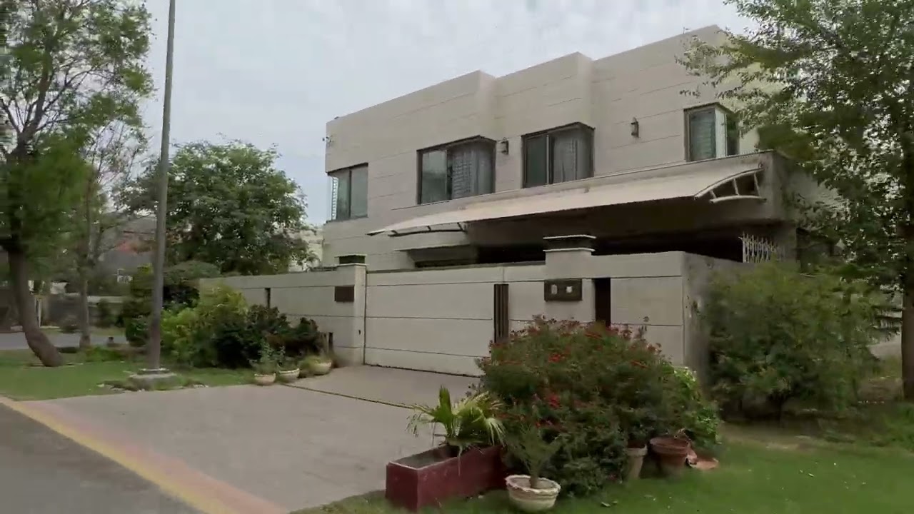 Lahore drive in DHA