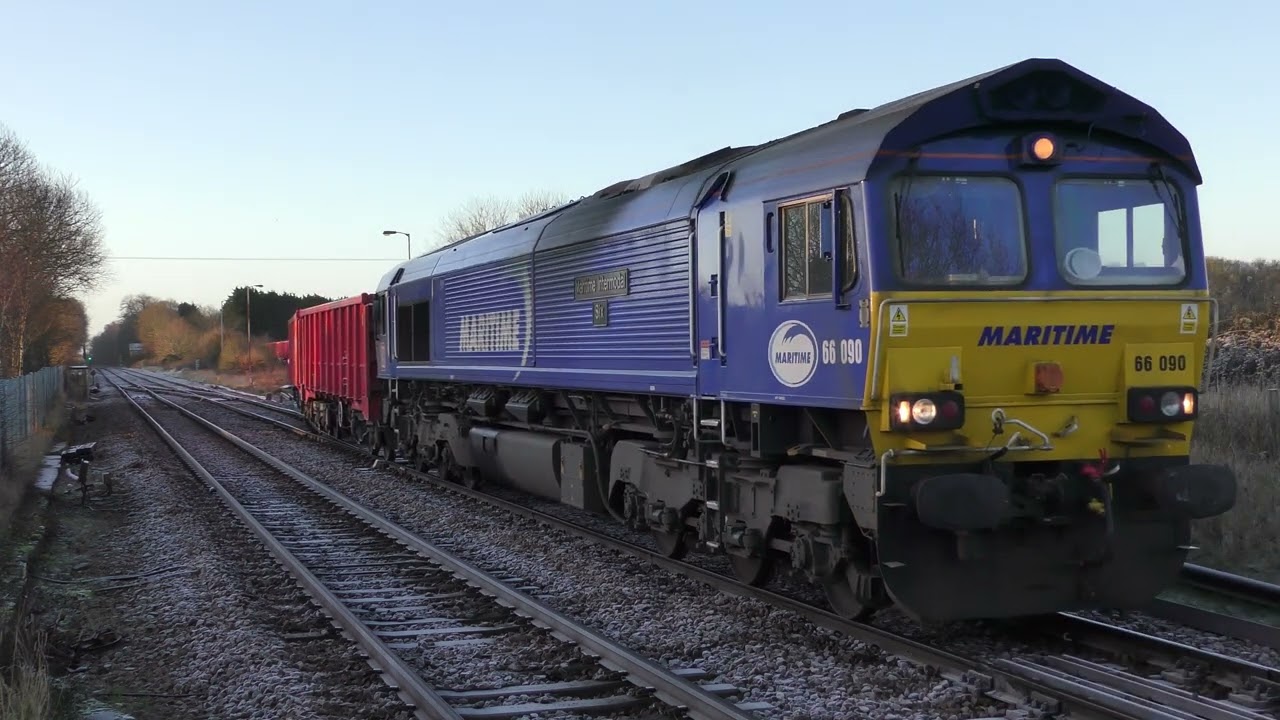66090 arrives at Eccles Road, propels into the Exchange Sidings and takes 8 MMA for unloading.