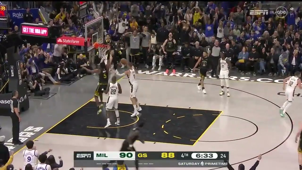 Klay Thompson and Kevon Looney amazing pick n roll and dunk vs Bucks