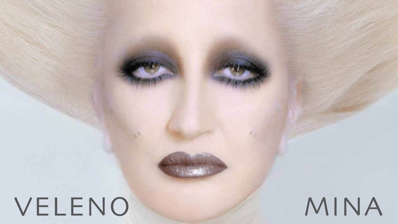 Mina - La seconda da sinistra