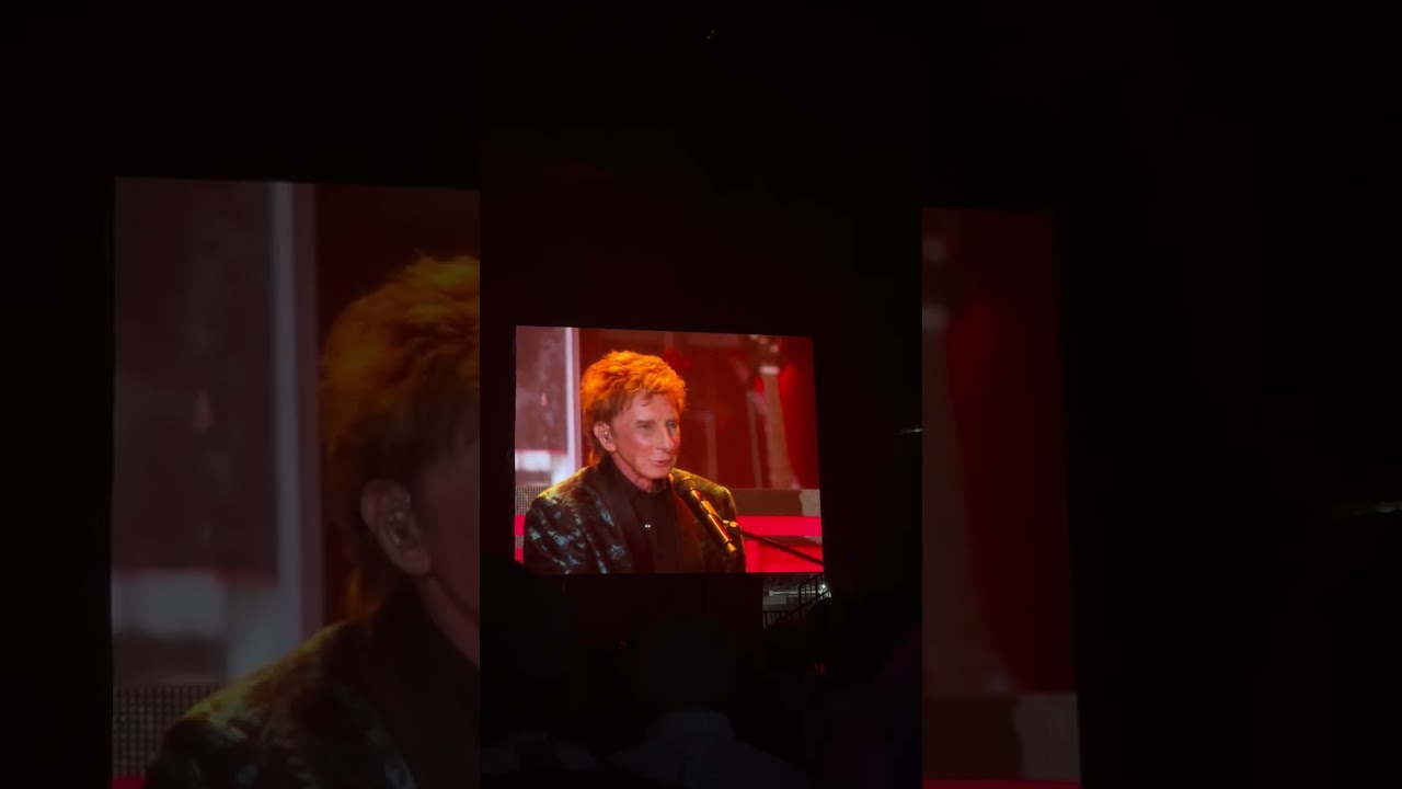 Barry Manilow Singing Memory August 2023 #concert #barrymanilow #memory #cats