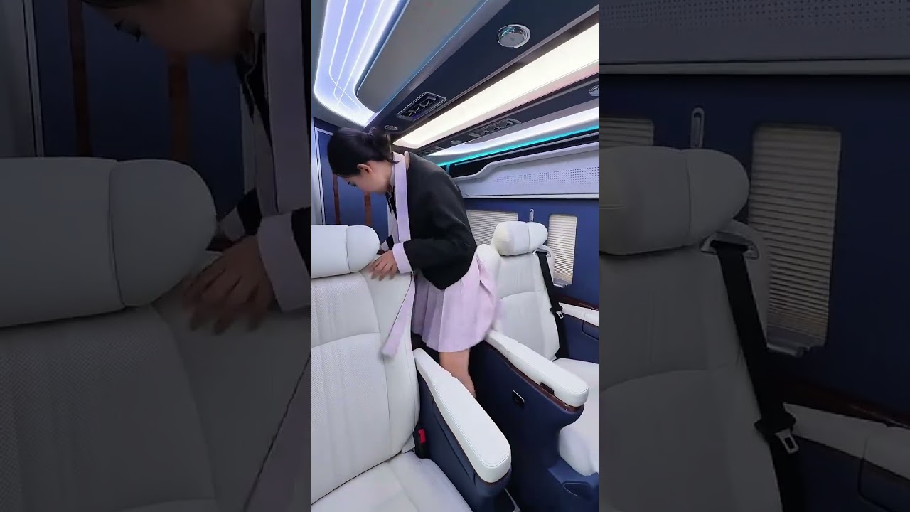 Klein Blue Toyota Sea Lion 6 Seats with bathroom big bed 