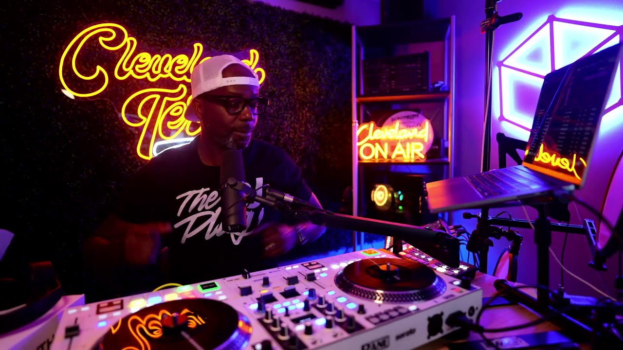 The Cleveland Terry DJ Show  8.28.25 Rane One mk2 questions