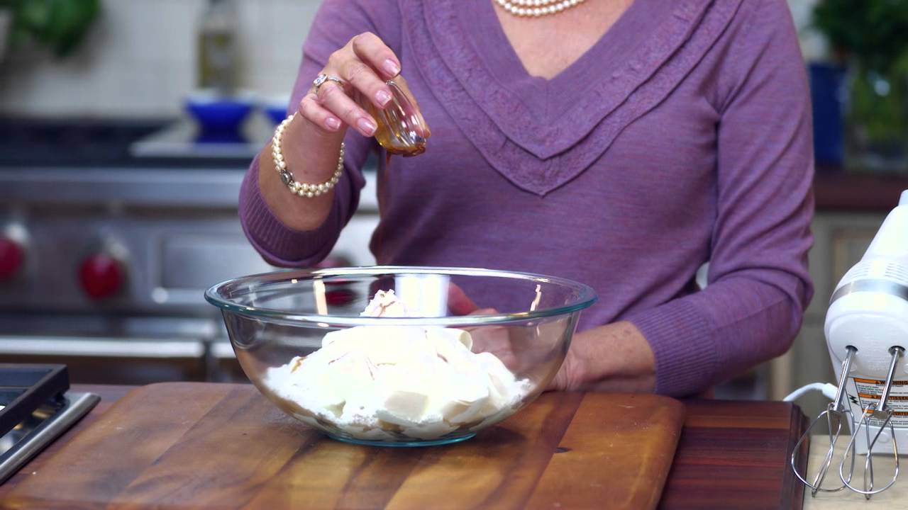 Philadelphia Blueberry Streusel Cheesecake