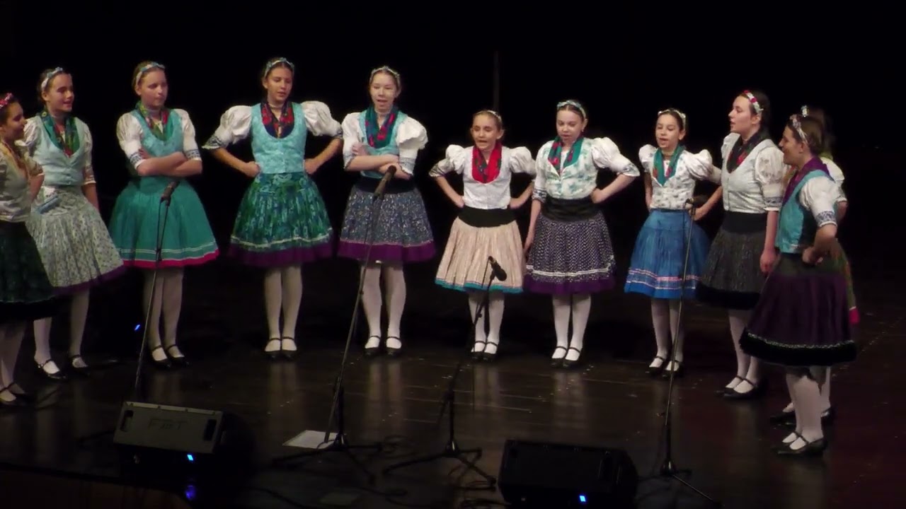 1. Spevácka skupina Lastovičky pri SZUŠ Zvolen - Na Ďura jarné piesne z Hontu – z Plachtiniec