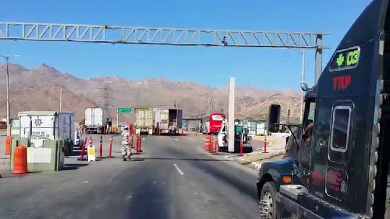 SUBIENDO LA RUMOROSA EN TRAILER(Most dangerous road in Mexico) going up by Truck. English Subtitles