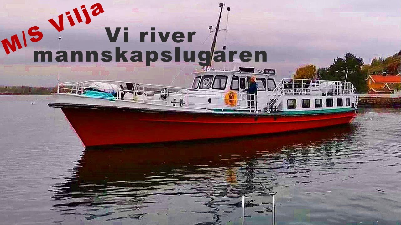 Vi river og oppdager hvor store rustskader det er bak isolasjonen