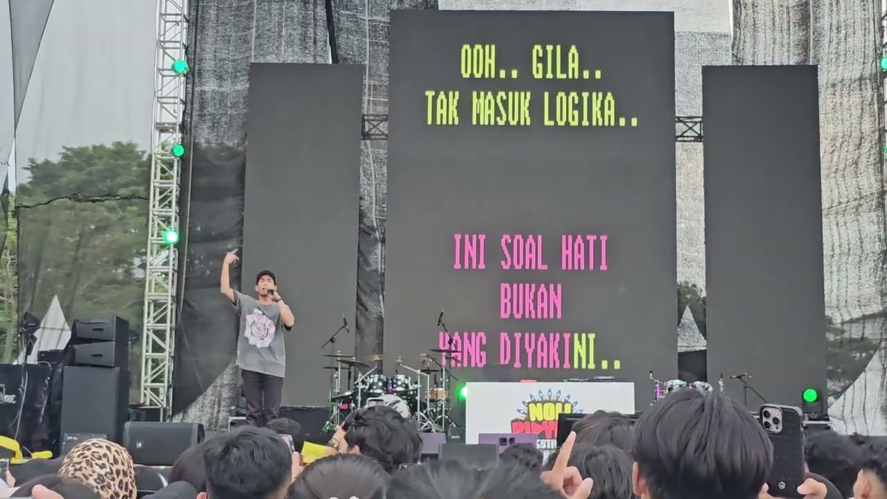 MANGU ~ ARI LESMANA (Fourtwnty) ft Oom Leo Live at Now Playing Fest Bandung 2025