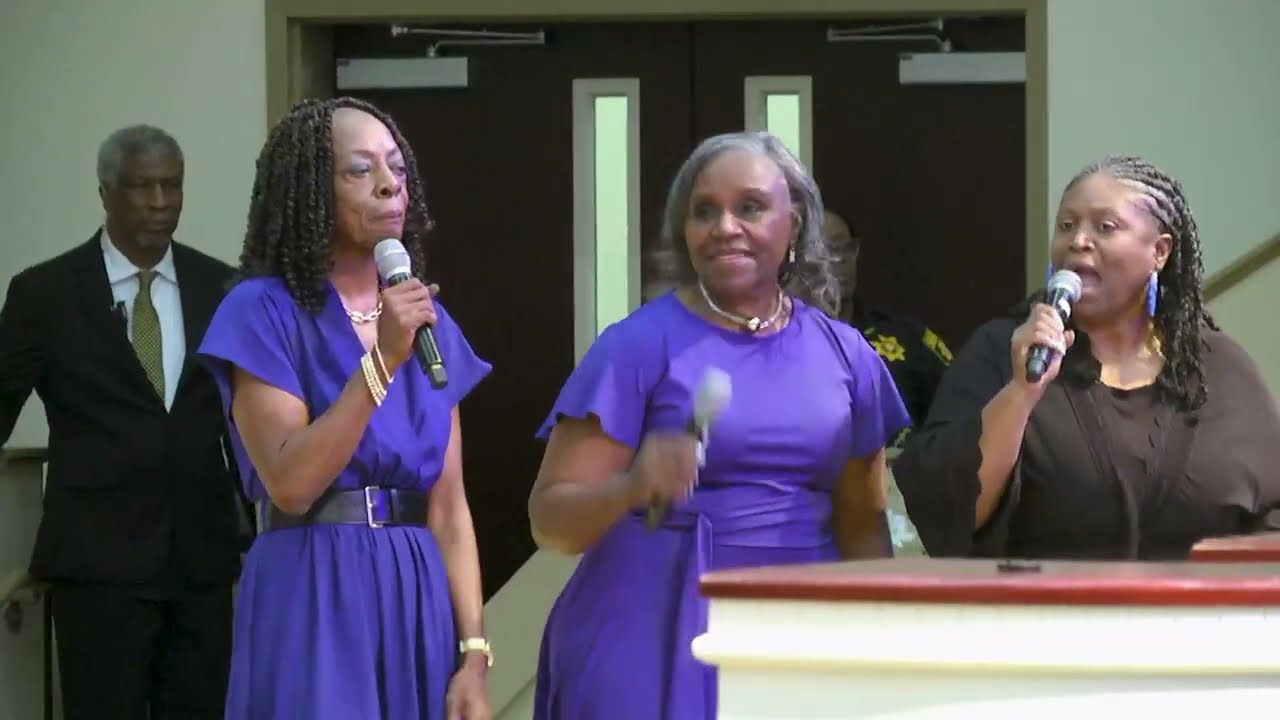 Fairfield Homecoming Reunion Choir | “He Made the Difference” – James Bignon