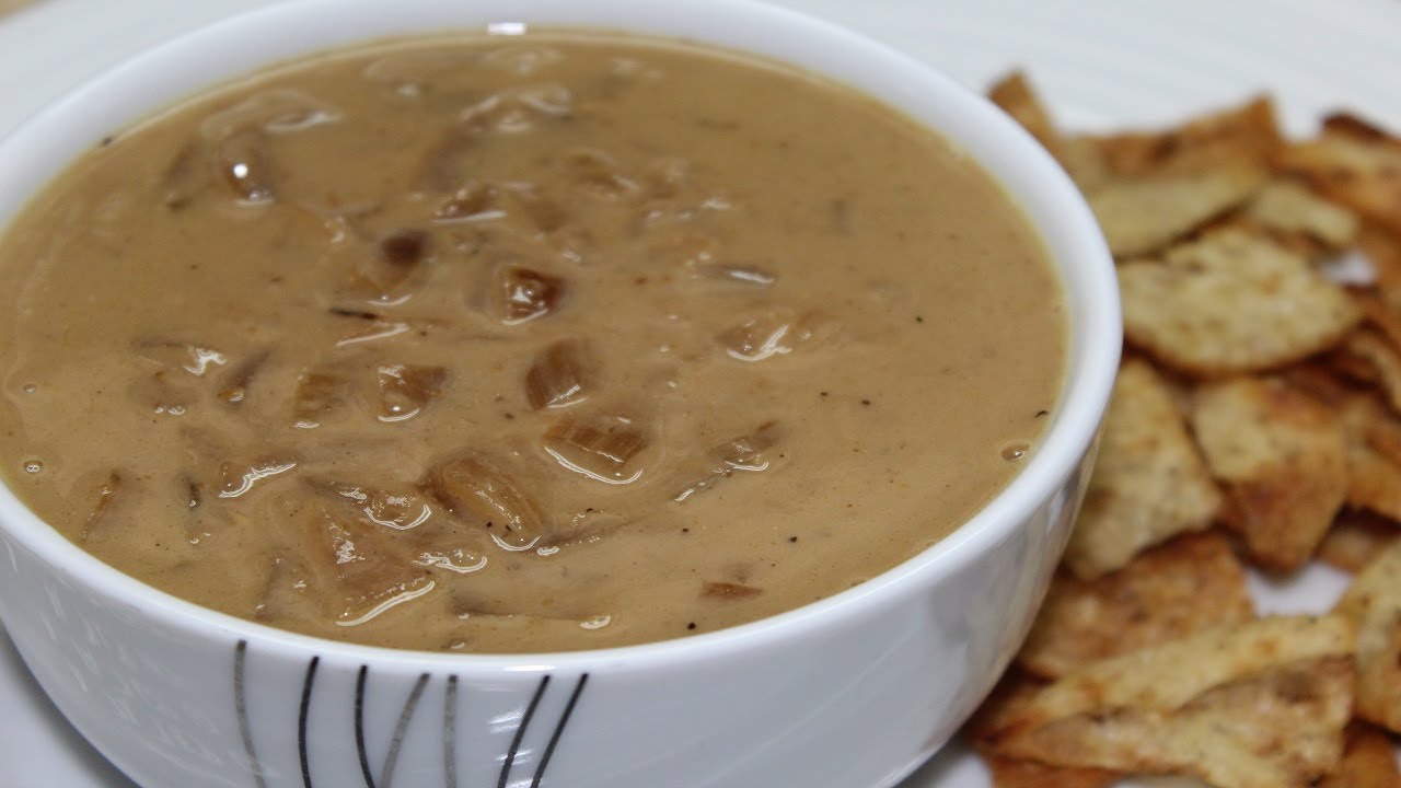 طريقة عمل شوربة البصل الكثيفة بدون كريمة