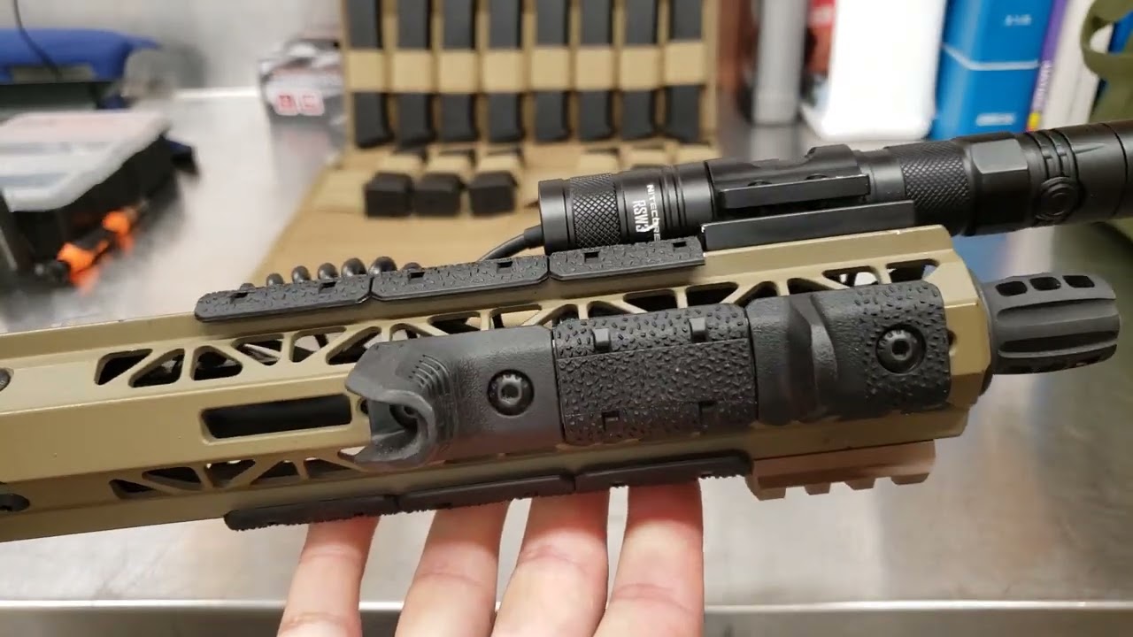 Airsoft toy King Arms TWS9 PCC GBBR overview with accessories and mods