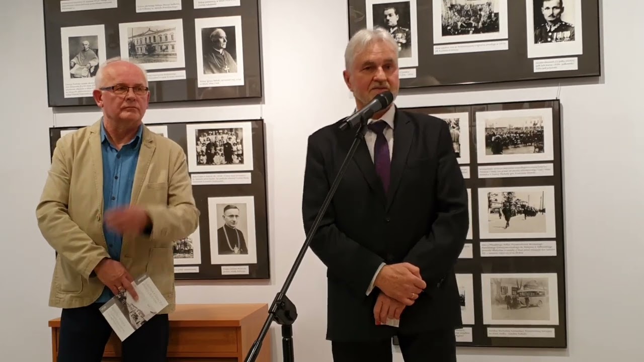 Wystawa fotografii - Portret Miasta. Fotografie archiwalne z album&oacute;w siedlczan 28 kwietnia 2022 r.