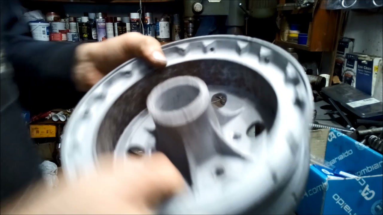 Jawa  353.  - 354 Kyvačka ,. stred kolesa.