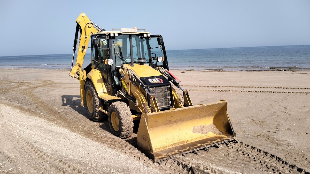 #backhoeloadervideo #workingvideo #al mouj beach ⛱️#muscat #oman 