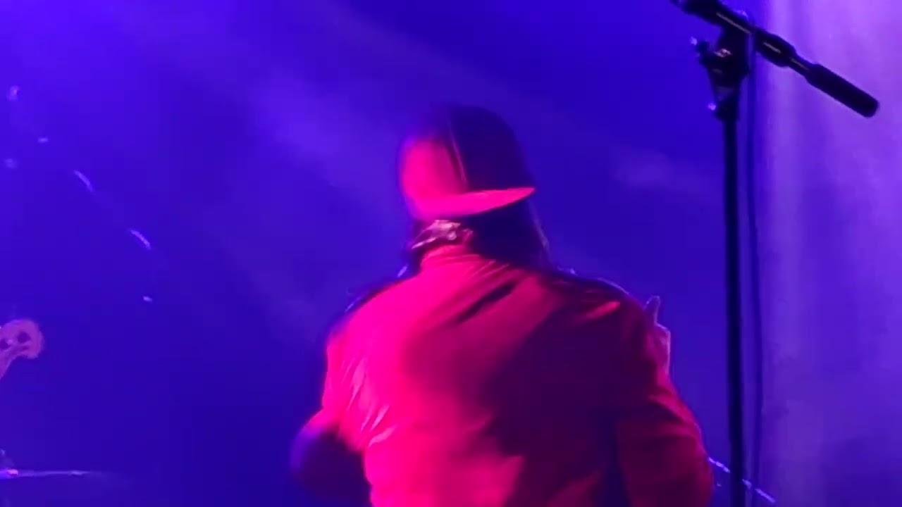November Rain GnR Tribute.
