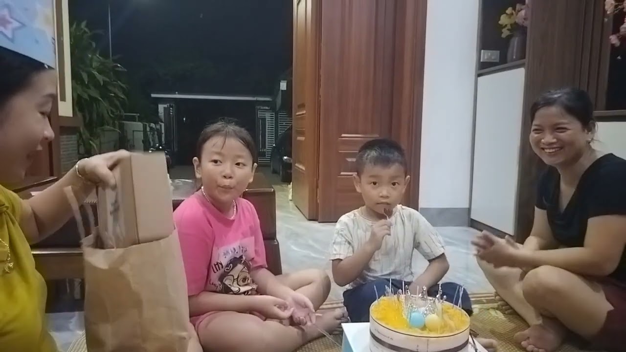 Cô giáo mừng sinh nhật giản dị vậy 