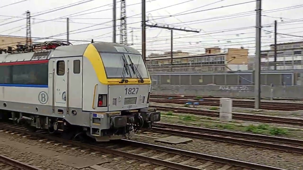 Departure IC to Kortrijk and arrival S3 in Brussels South 