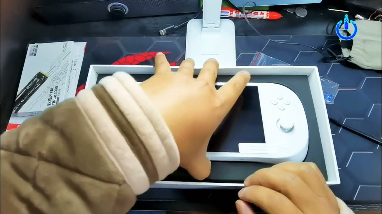 AYANEO 2 Unboxing 32G 2TB white