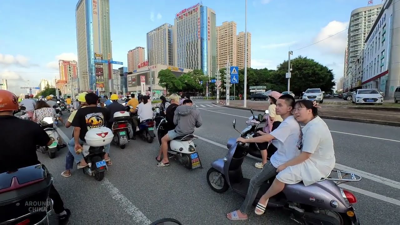 Road scenery in Beihai City, Guangxi, China | City sounds | Street view | Electric bicycle riding