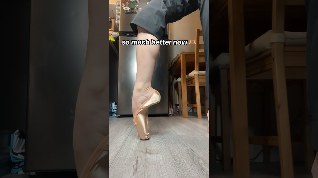 break in new pointe shoes with me!! 🩰😍 
