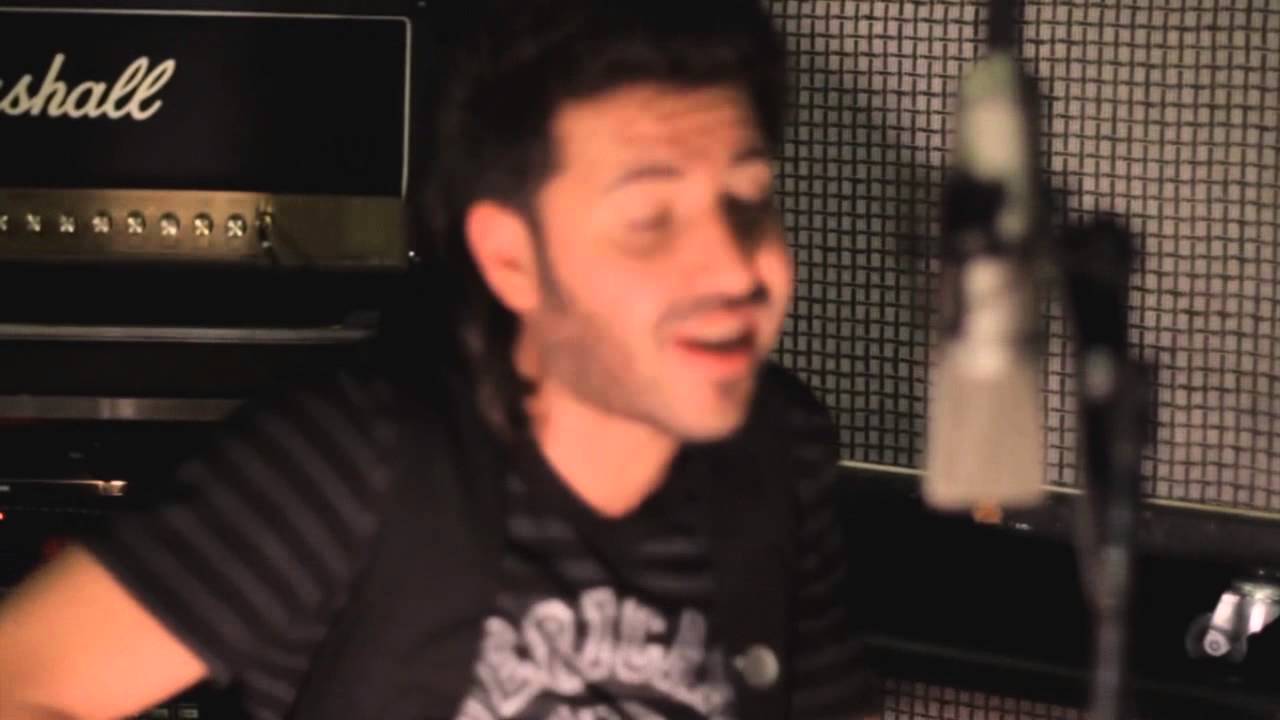 QUE DISTINTOS TU Y YO (acustico) DARÍO CASTRO Verde 70