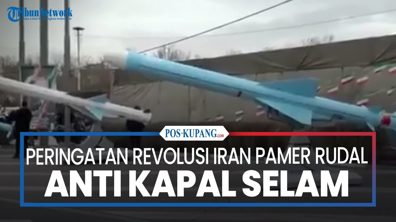 Peringatan Revolusi Iran Pamer Rudal Anti Kapal Selam