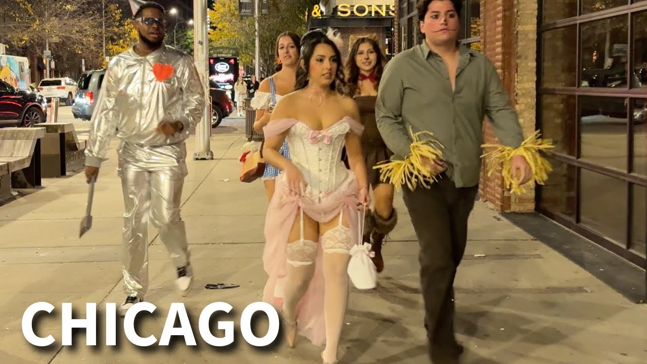 🎃Halloween Nightlife in Chicago | West Loop | on Saturday Weekend | October 26, 2024 | 4k Video