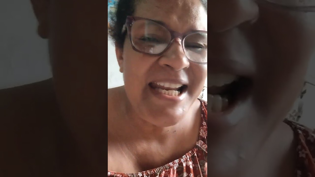 Minha composição/ Acordei cantando esse louvor,corri escrever. Espírito Santo.