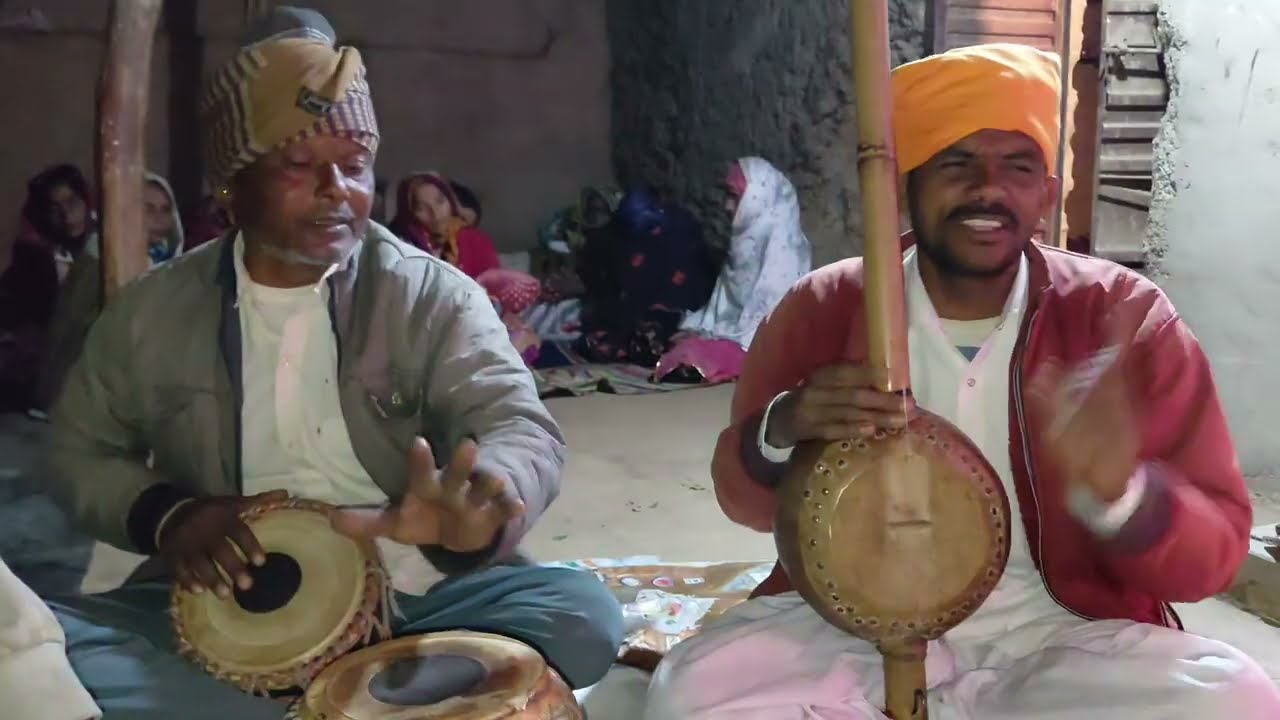सोमा महराज सेतारी भजन करते हुए 